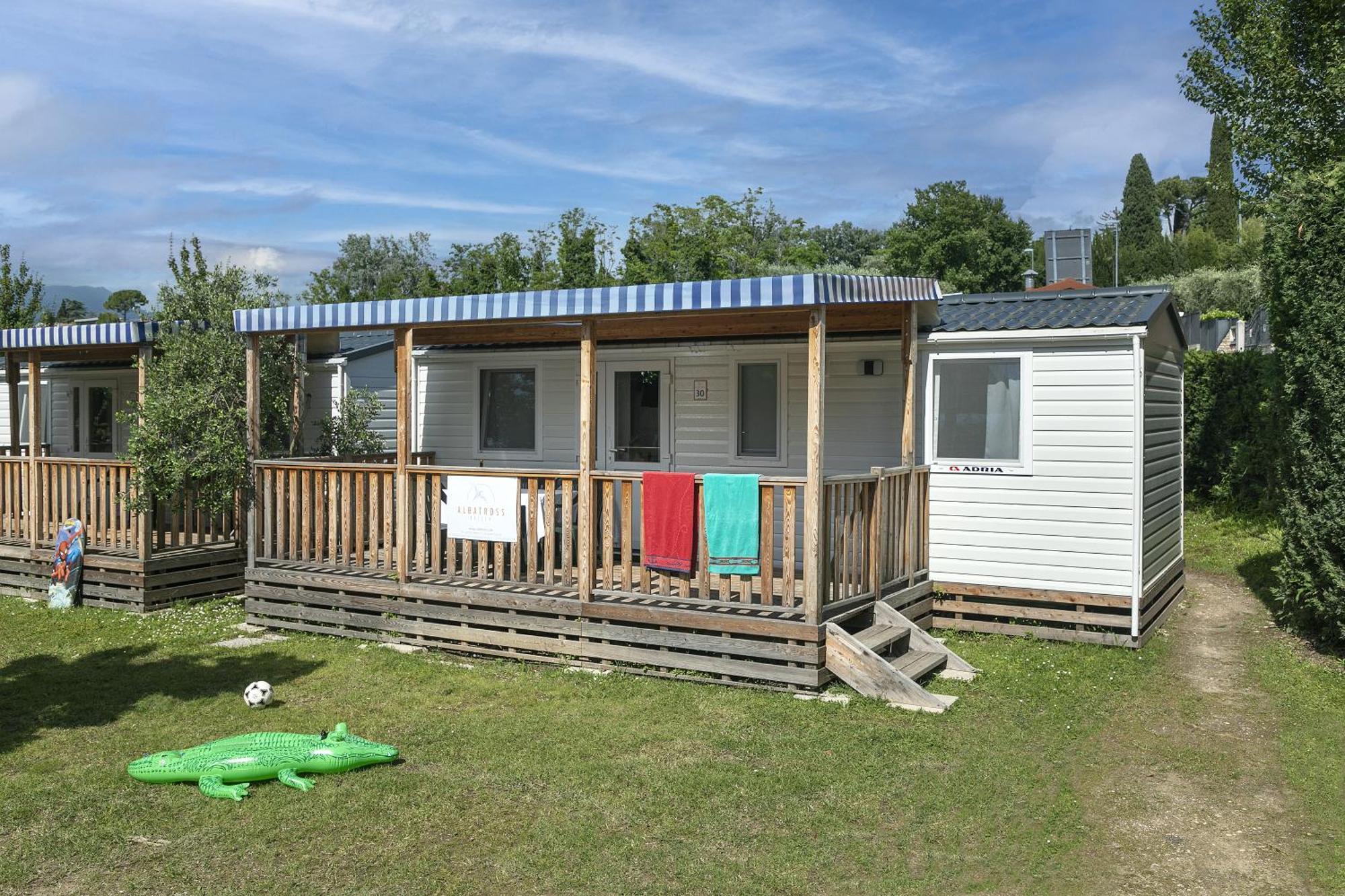 Albatross Mobile Homes On Camping Cisano & San Vito S. P. A. バルドリーノ エクステリア 写真