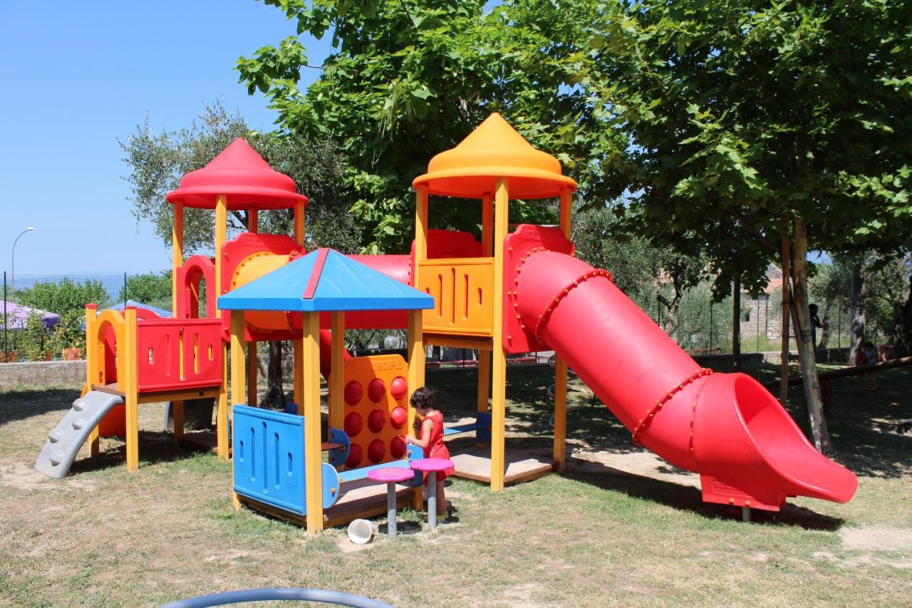 Albatross Mobile Homes On Camping Cisano & San Vito S. P. A. バルドリーノ エクステリア 写真